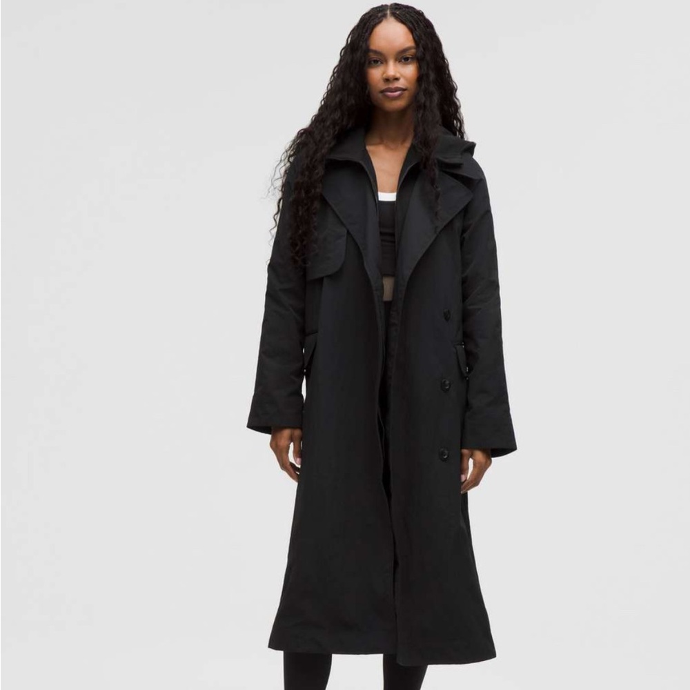 Lululemon Lightweight NWT raincoat trech coat
size XS but it can fit on S size.